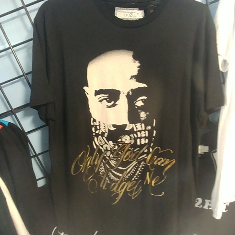 Tupac tshirt